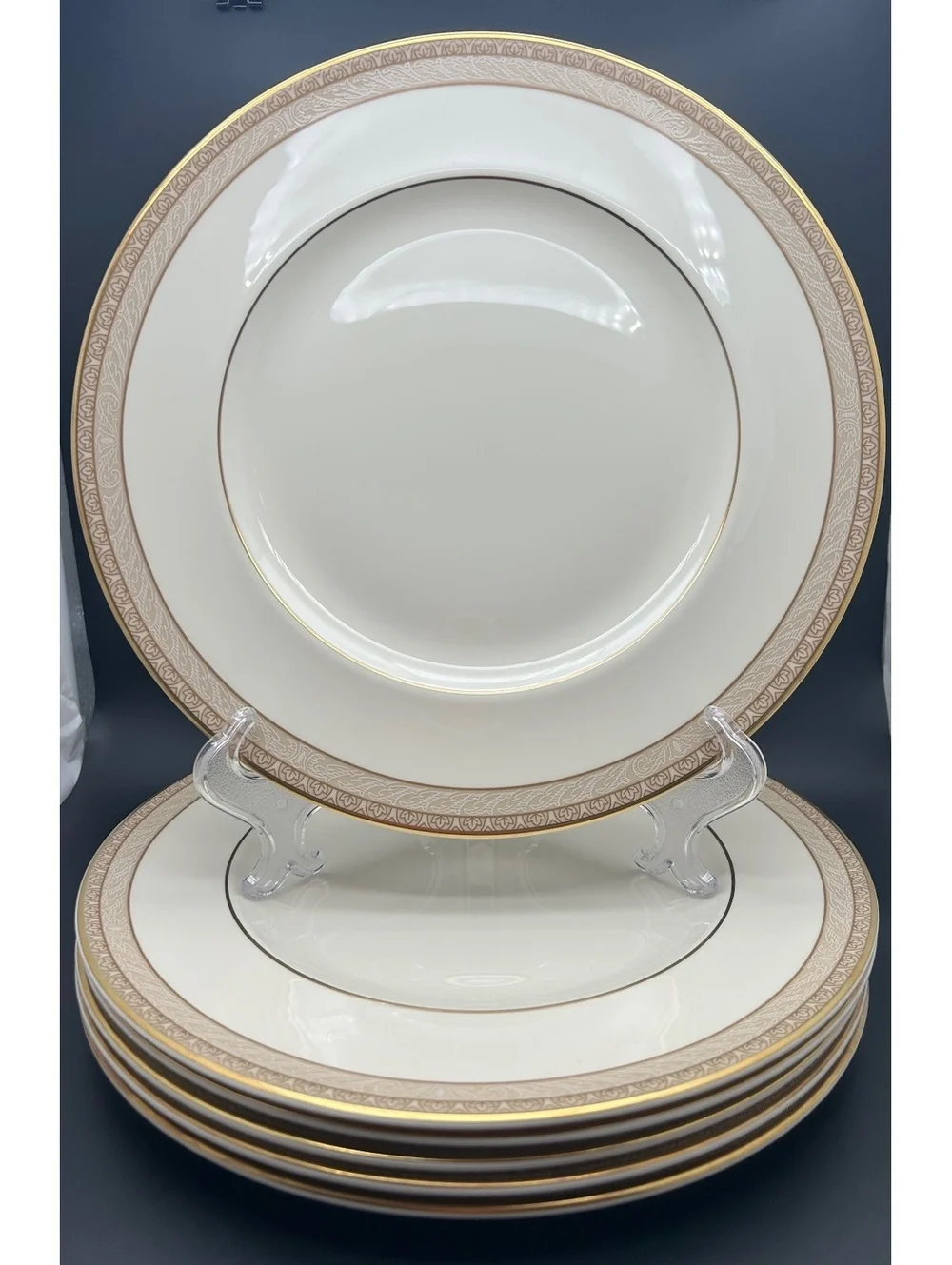 6 Royal Doulton “Toulouse” Dinner Plates- Like New
